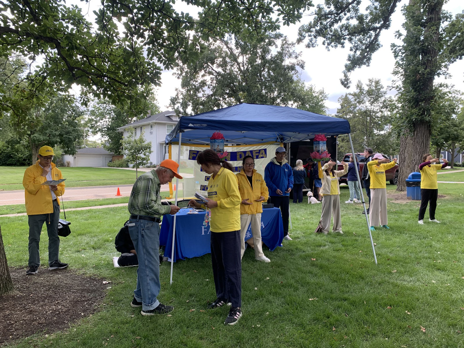 Image for article Chicago: Apresentando o Falun Gong no Festival Multicultural Tapestry