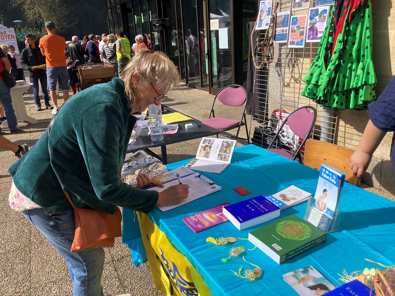 Image for article França: Divulgação do Falun Dafa durante o Fórum de Associações em Manche