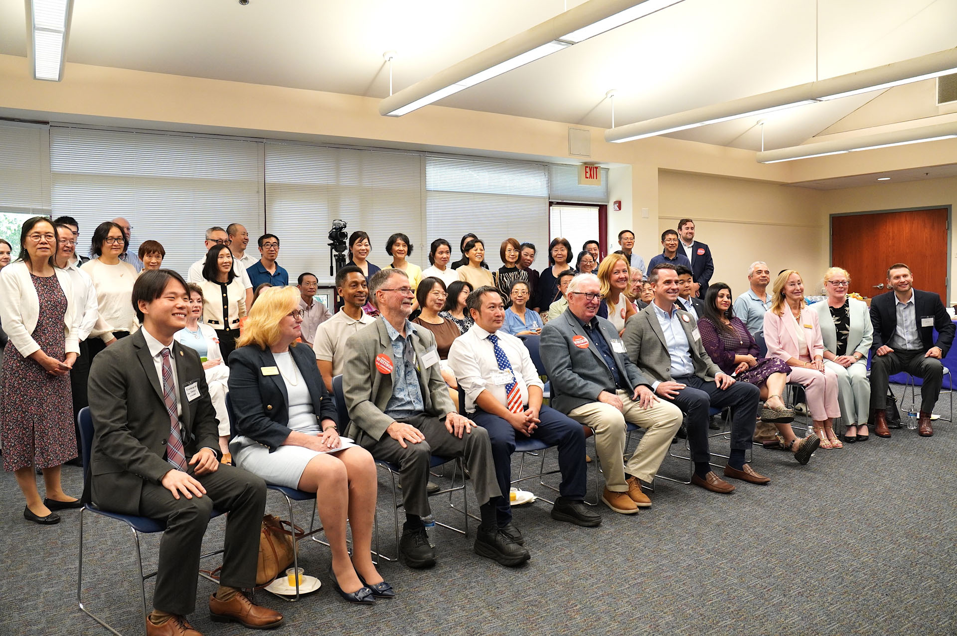 Image for article Annandale, Virgínia: Candidatos ao Congresso dos EUA discutem como combater a repressão transnacional do PCC