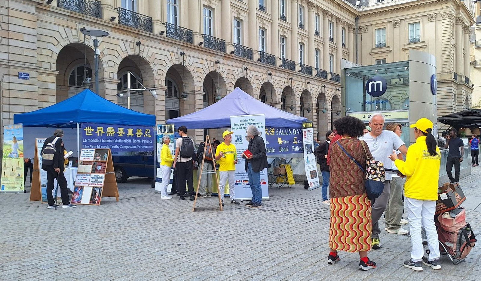 Image for article França: Apresentação do Falun Dafa e coleta de assinaturas pedindo o fim da perseguição