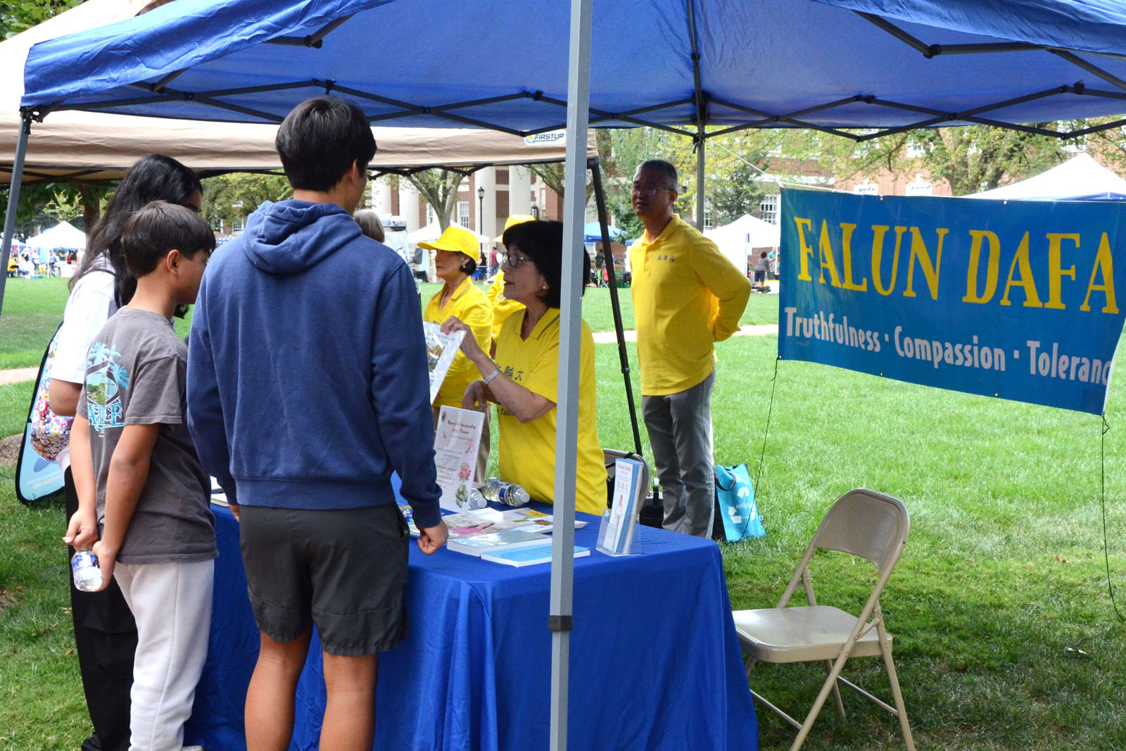 Image for article Delaware, EUA: Apresentação do Falun Dafa no Dia da Comunidade de Newark