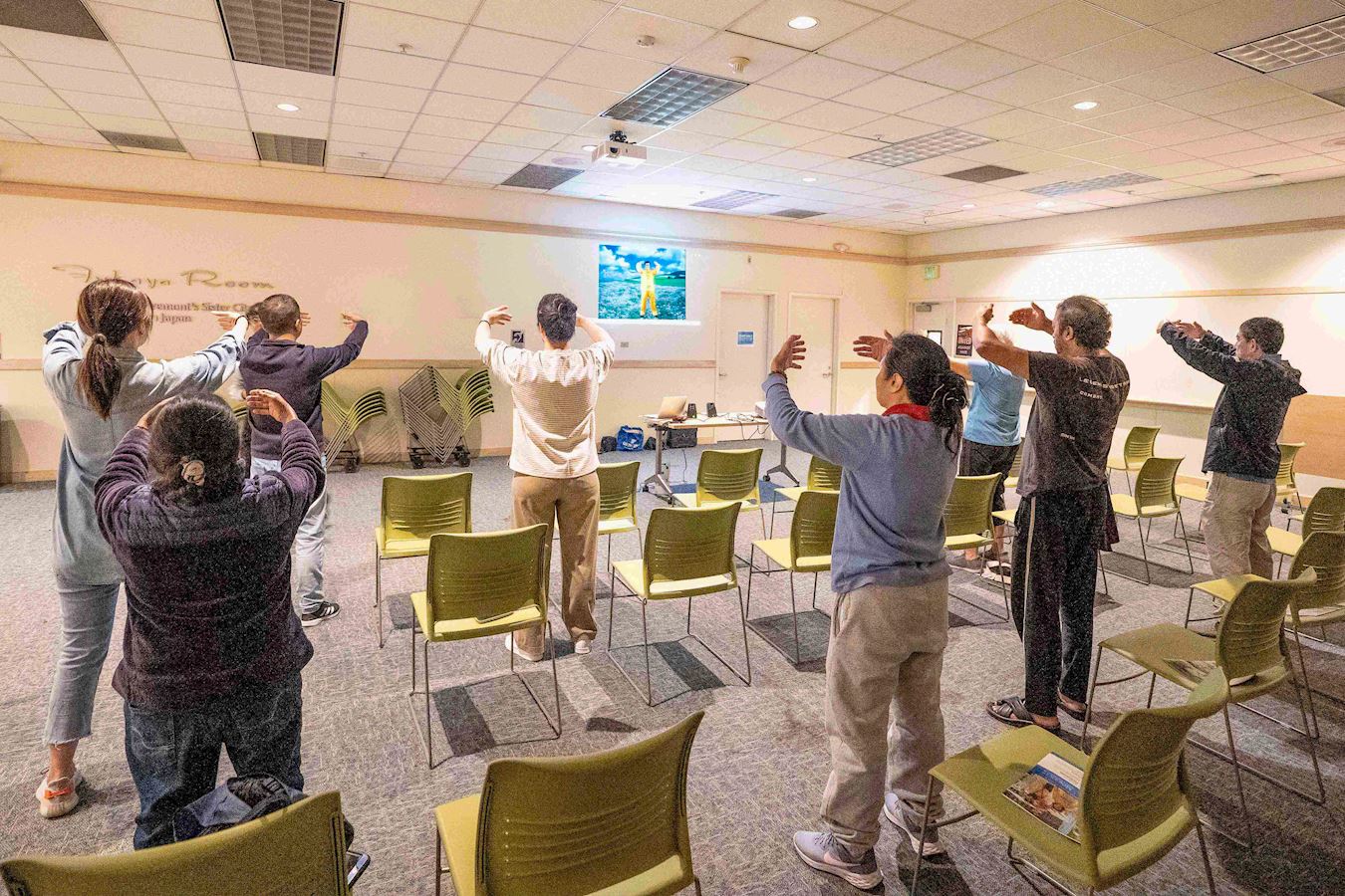 Image for article Fremont, Califórnia: Participantes destacam aspectos positivos do Falun Dafa após aula gratuita