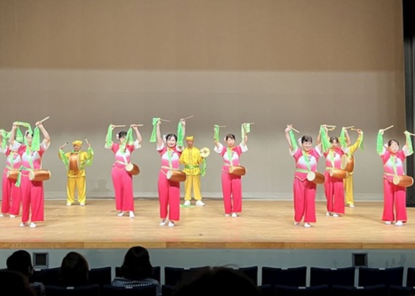 Image for article ​Japão: Pessoas aprendem sobre o Falun Dafa durante evento de intercâmbio internacional