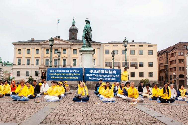 Image for article Gotemburgo, Suécia: Vigília à luz de velas promove conscientização sobre a perseguição na China