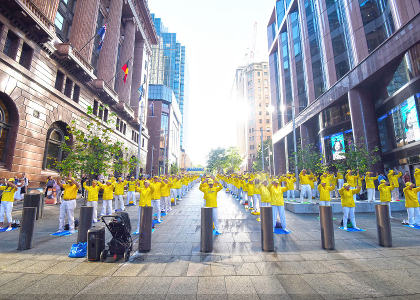 Image for article ​Sydney: Prática em grupo com a participação de centenas de praticantes de toda a Austrália