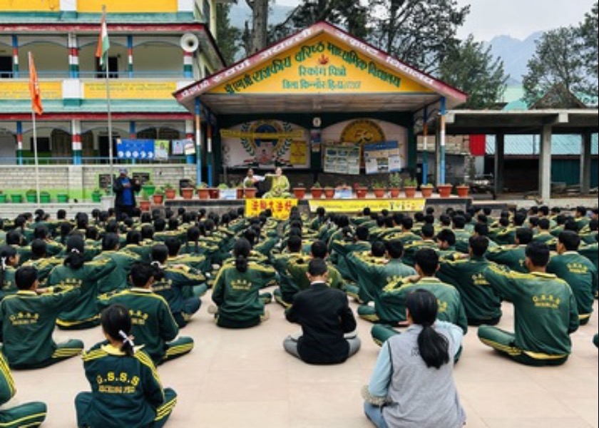Image for article Kinnaur, Índia: Diretores e educadores de escolas perto do Himalaia elogiam o Falun Dafa