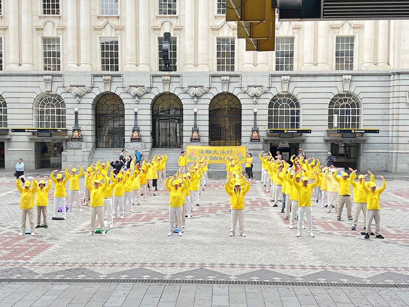 Image for article As pessoas condenam a perseguição em curso durante manifestação na Nova Zelândia