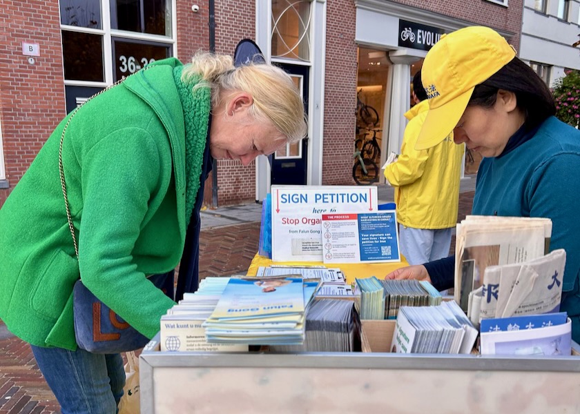 Image for article Holanda: Jornal de Wassenaar publica reportagem sobre o Dia de Informação sobre o Falun Dafa