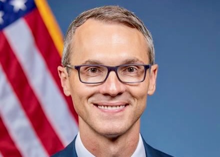 Image for article ​Congressista dos EUA parabeniza o Shen Yun Performing Arts pelo seu 20º aniversário.