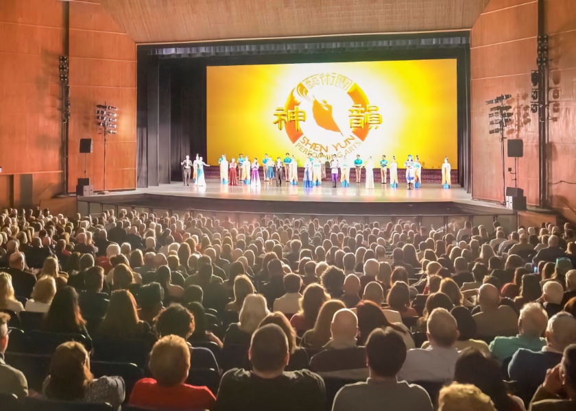 Image for article Shen Yun continua suas turnês pelos EUA, Ásia e Europa: “Profundamente emocionante e cativante”
