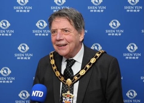 Image for article Reino Unido: Prefeito de Llandudno emite carta de elogio ao Shen Yun Performing Arts