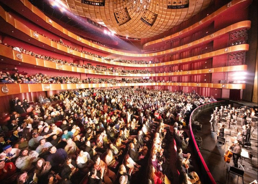 Image for article Autoridades eleitas na Europa e nas Américas vivenciam o Shen Yun: 