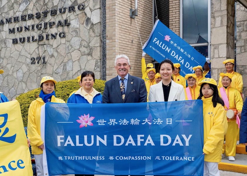 Image for article Canadá: Prefeito expõe ameaça do PCC e continua a apoiar o Falun Dafa