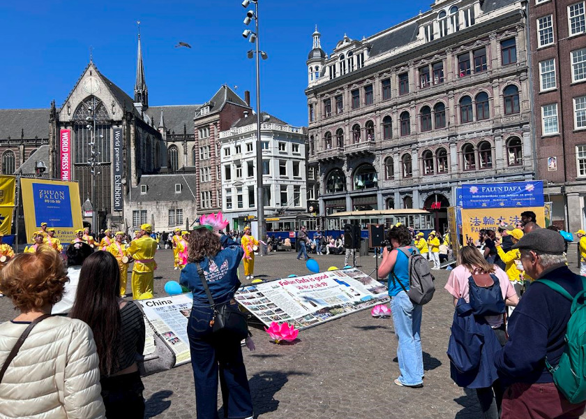 Image for article Holanda: As pessoas de todas as classes sociais comemoram o Dia do Falun Dafa