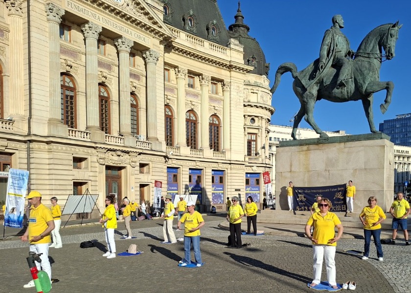 Image for article Romênia: Praticantes do Falun Dafa realizam eventos para apresentar a prática