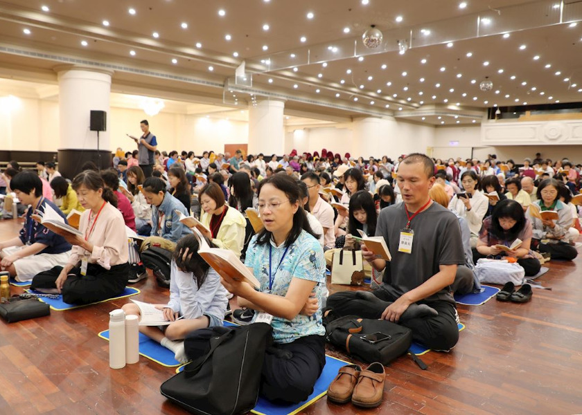 Image for article Jovens superam depressão e vício em jogos eletrônicos através do Falun Dafa
