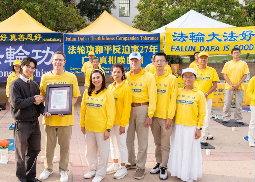 Image for article San Diego, Califórnia: Supervisor do Condado elogia o Falun Gong por fé inabalável em evento de 20 de julho