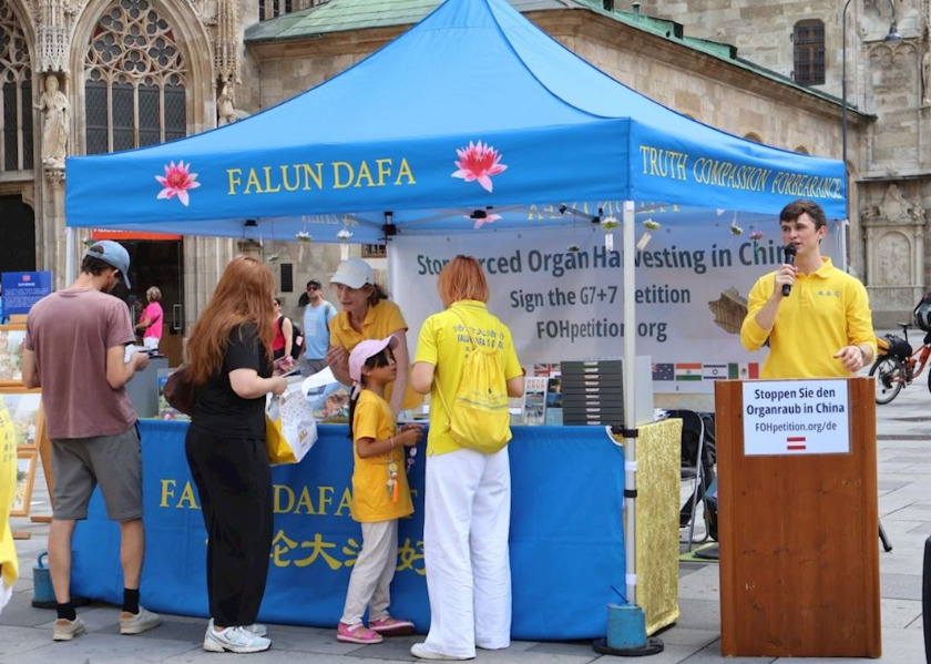 Image for article Áustria: Milhares de pessoas assinam petição exigindo que Pequim acabe com a perseguição ao Falun Dafa