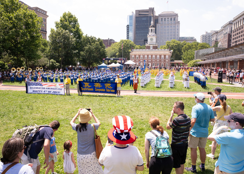 Image for article Filadélfia: O Grupo do Falun Dafa é destaque na cobertura da mídia sobre a celebração do 250º aniversário dos Estados Unidos