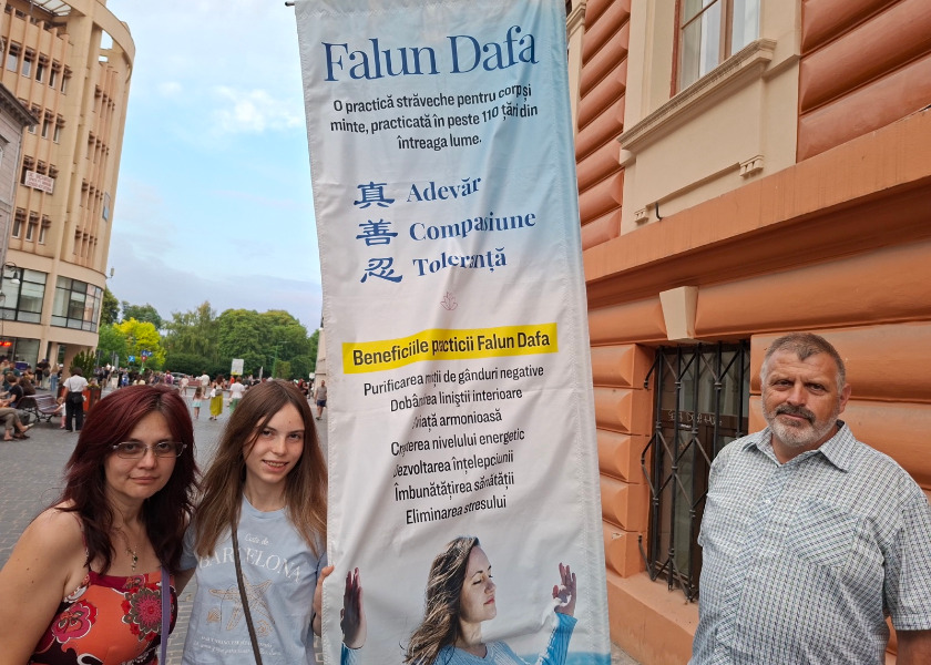 Image for article Romênia: Público aprende sobre o Falun Dafa e elogia seus princípios orientadores