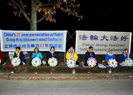 Image for article Vigília à luz de velas na Embaixada da China em Canberra marca os 27 anos de protestos pacíficos contra a perseguição pelo PCC