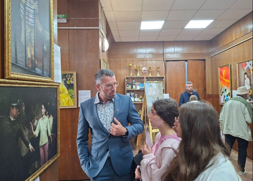 Image for article Bulgária: Visitantes se emocionam com a Exposição de Arte Zhen Shan Ren