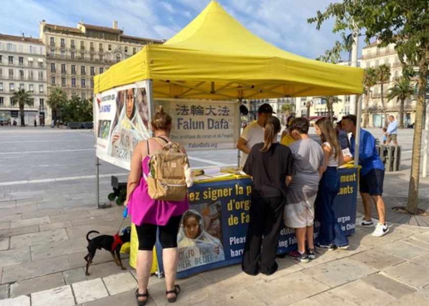 Image for article Apresentando o Falun Gong às cidades costeiras do sul da França