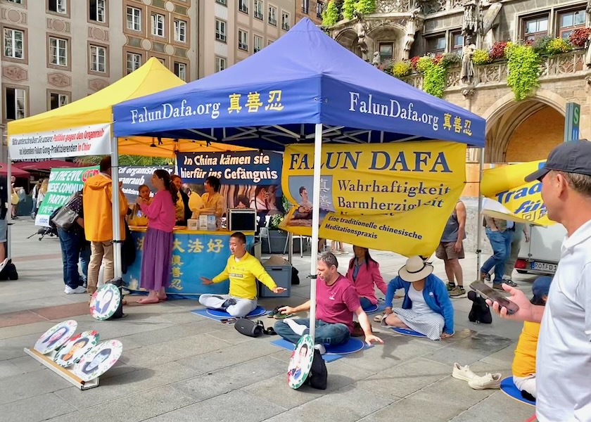 Image for article ​Alemanha: Pessoas elogiam o Falun Gong e condenam a perseguição durante evento em Munique