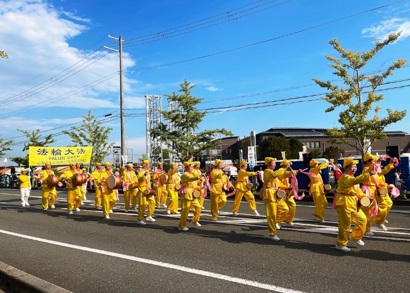 Image for article ​Japão: As pessoas aprendem sobre o Falun Gong durante o Festival de Ono