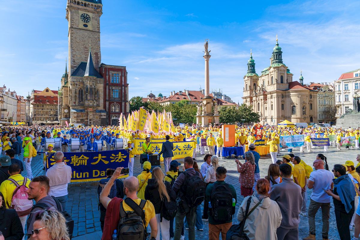 Image for article Praga: Praticantes europeus do Falun Dafa se reúnem para compartilhar conhecimentos sobre o cultivo