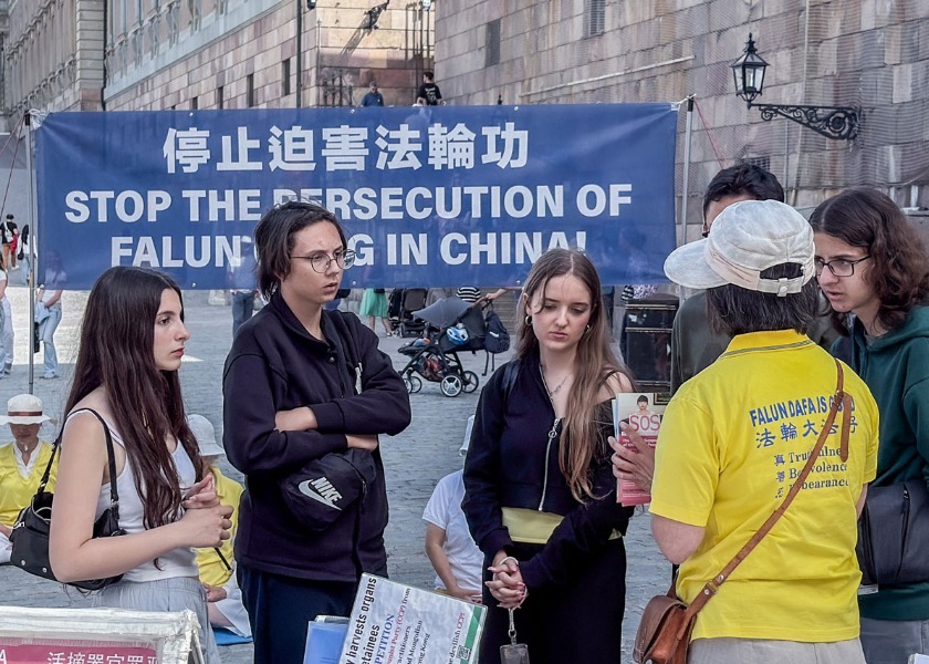 Image for article ​Pessoas aprendem sobre o Falun Gong e condenam a perseguição durante as atividades na Suécia